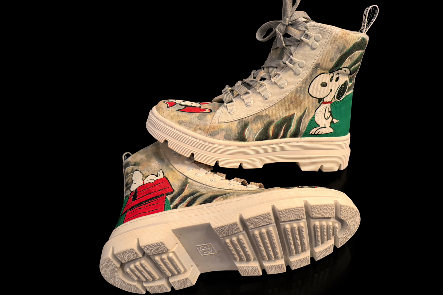 DOC MARTENS X SNOOPY