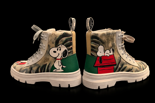 DOC MARTENS X SNOOPY